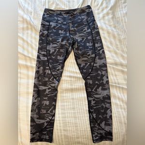 Zyia Activewear Camo 7/8 Leggings